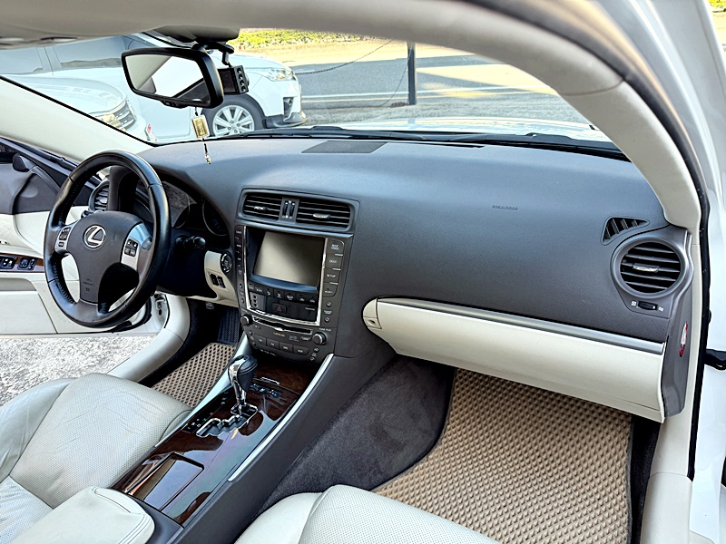 2010 Lexus is250 白 中古車實車細節 7｜百度汽車