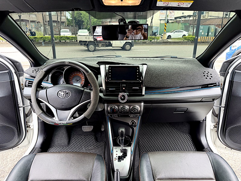 2017 Toyota Yaris 白 中古車實車細節 12｜百度汽車