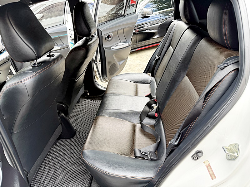 2017 Toyota Yaris 白 中古車實車細節 6｜百度汽車