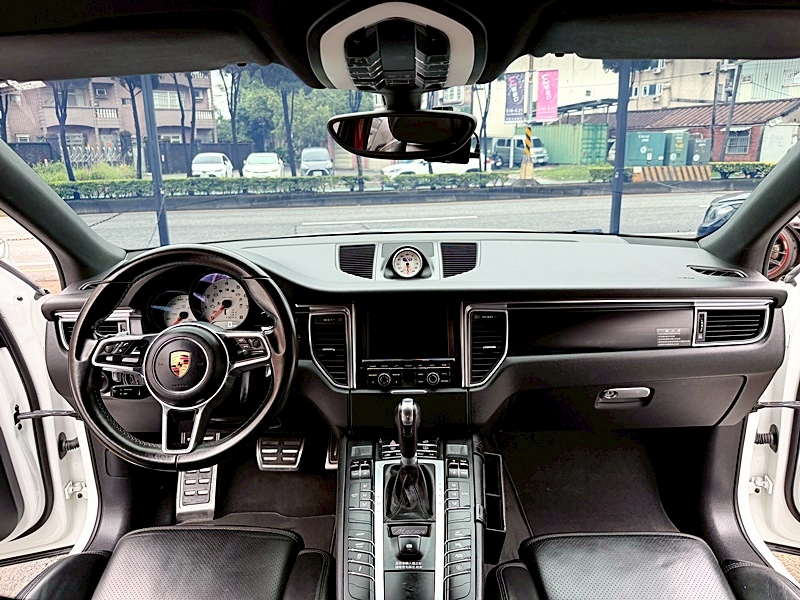 2015 PORSCHE MACAN 白 中古車實車細節 13｜百度汽車