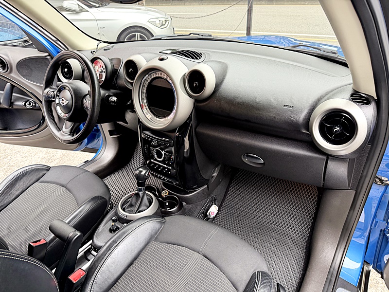 2012 Mini CountryManS 藍白 中古車實車細節 7｜百度汽車